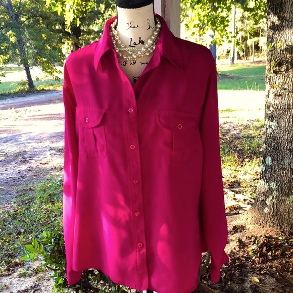 Yves St. Clair Tops - Yves St.Clair blouse 🌸